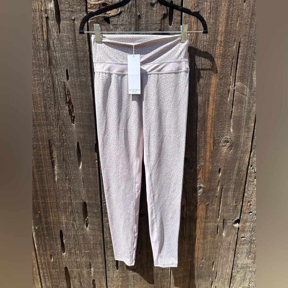 NWT All Fenix Anthropologie Colorblock Cheetah 7/8 Legging in Gray & Pink - Picture 3 of 8